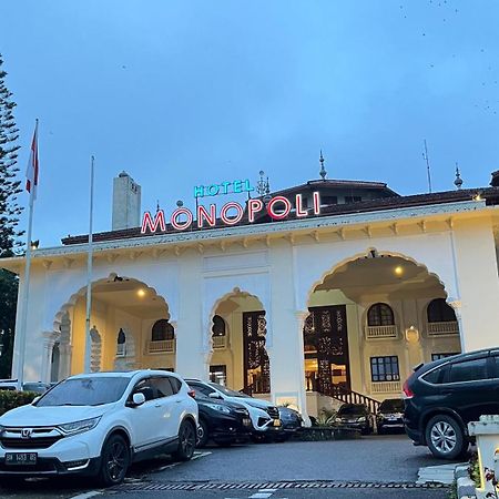 Monopoli Hotel Bukittinggi Exterior photo