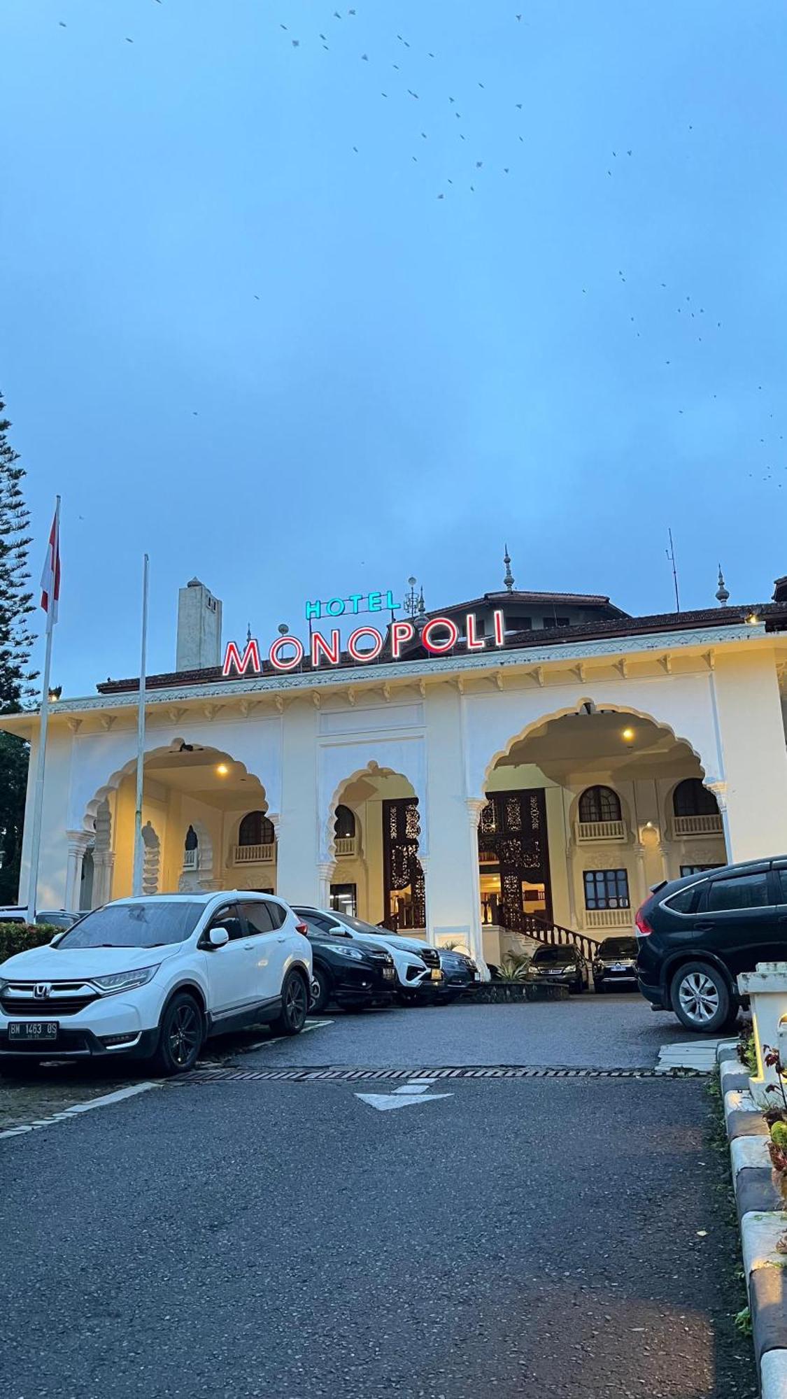 Monopoli Hotel Bukittinggi Exterior photo